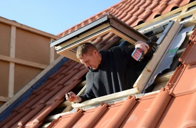 Pose de fenêtres de toit Velux à Lengronne